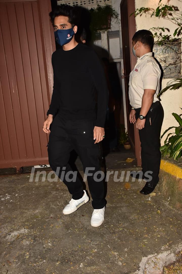 Jackky Bhagnani snapped at at Lara Dutta's house in Bandra