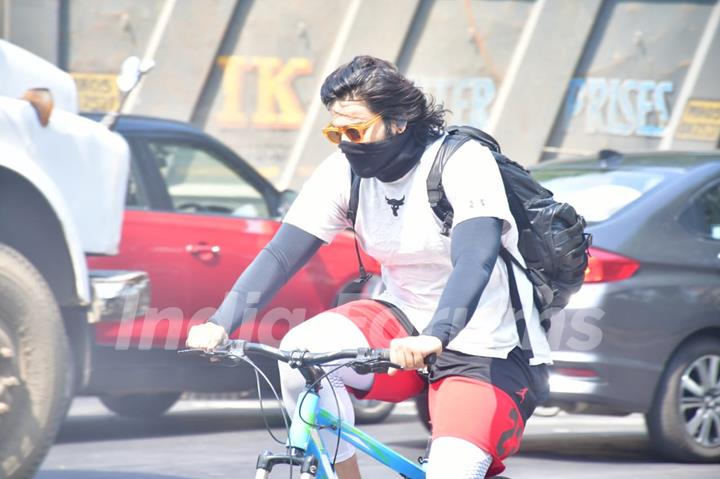 Ali Fazal snapped at cycling in Bandra