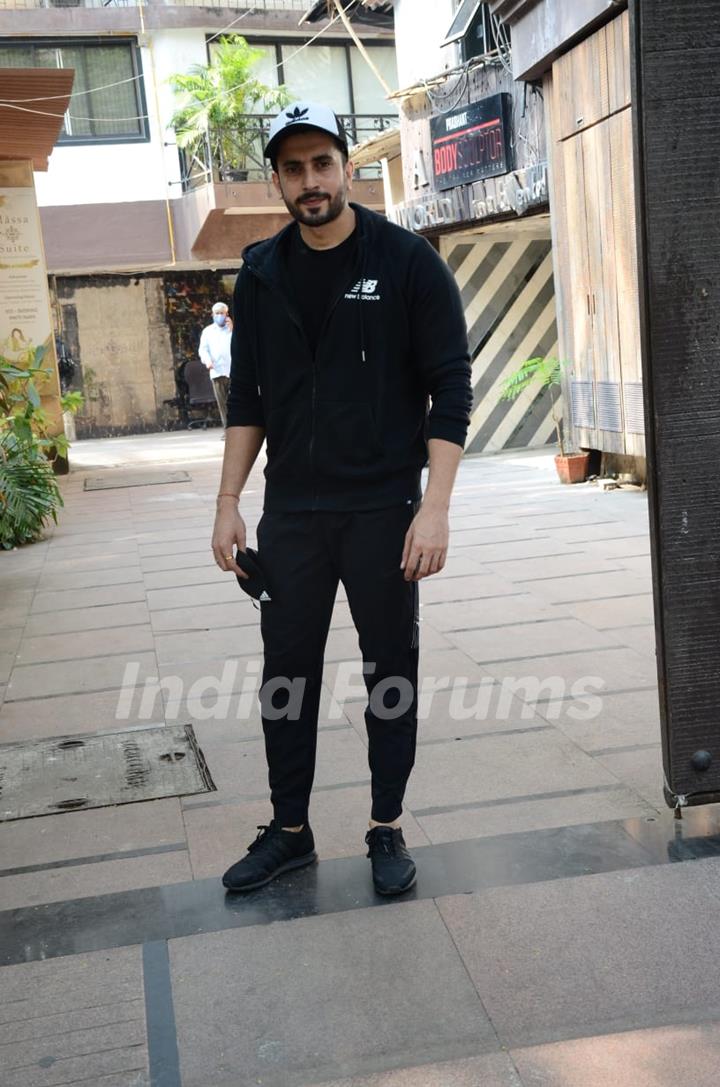 Sunny Singh snapped at gym in Juhu