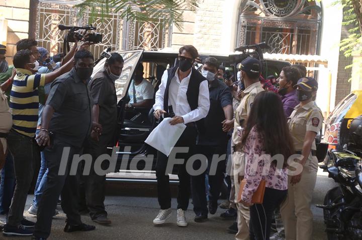 Arjun Rampal arrives at NCB office!