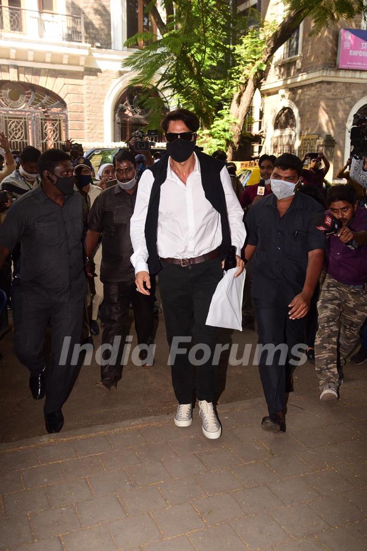 Arjun Rampal arrives at NCB office!