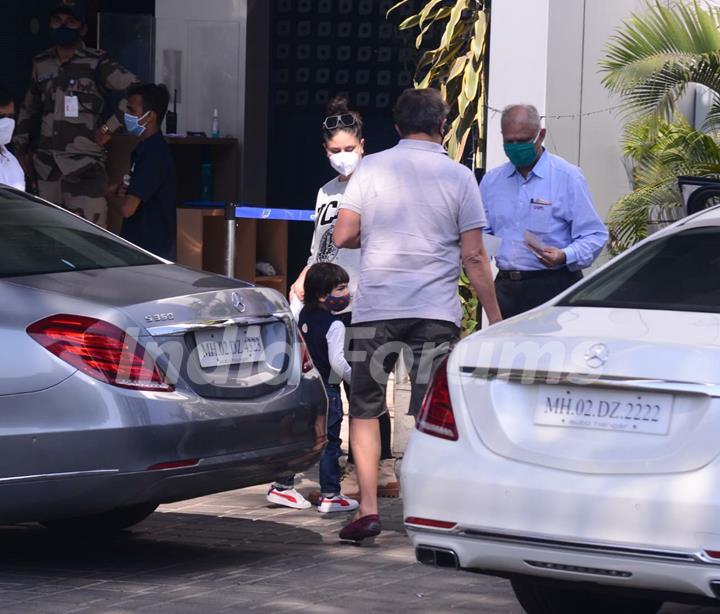 Kareena Kapoor Khan at Kalina Airport