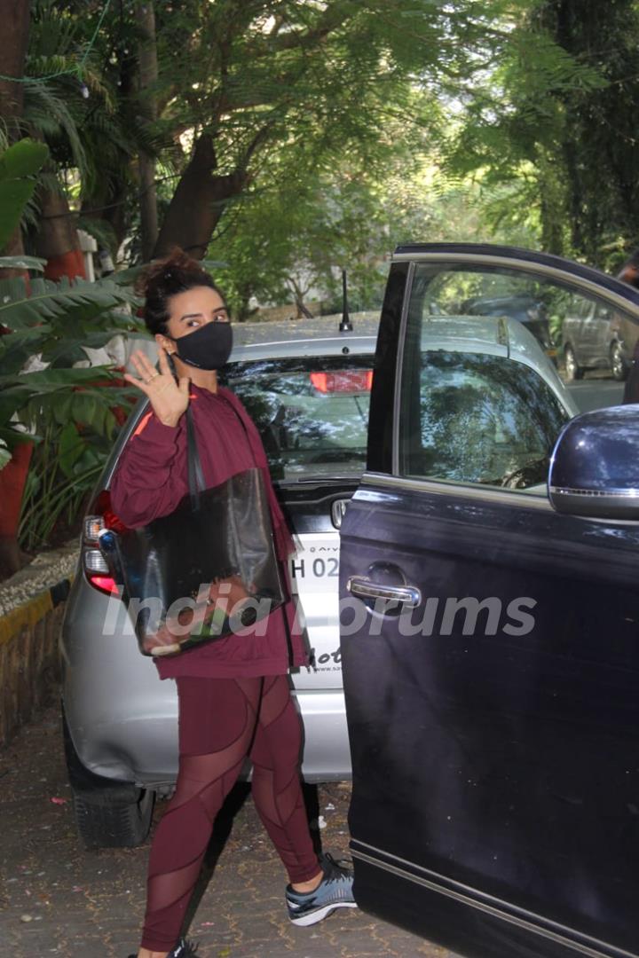 Patralekha spotted outside gym in Pali Hill