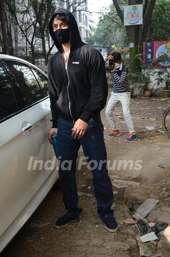 Tiger Shroff snapped at Avdesh studio in Juhu