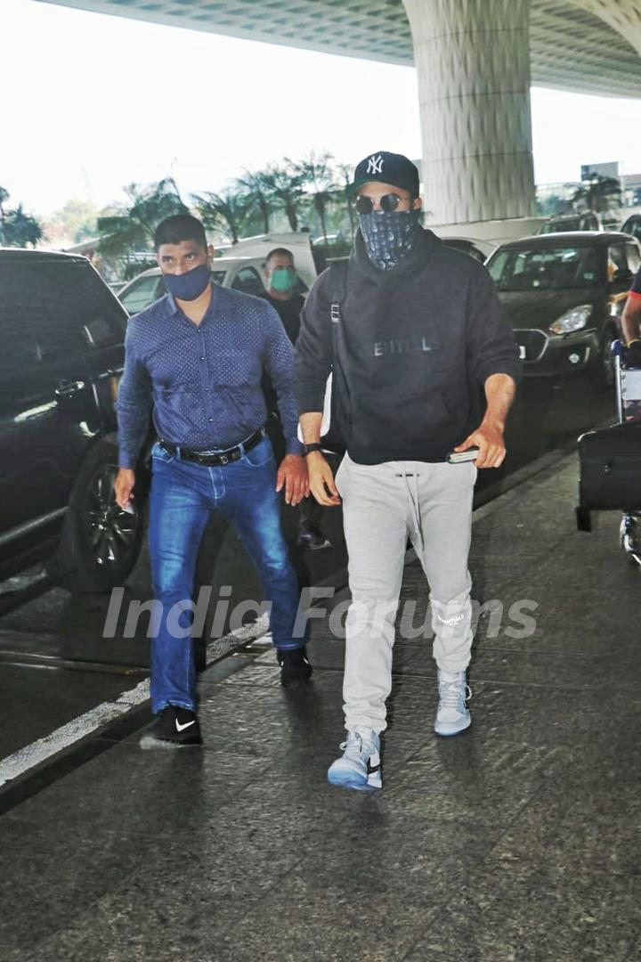 Ranbir Kapoor snapped at airport