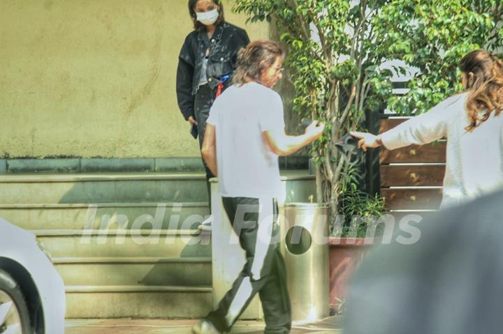 Shah Rukh Khan spotted at Yash Raj Studio in Andheri