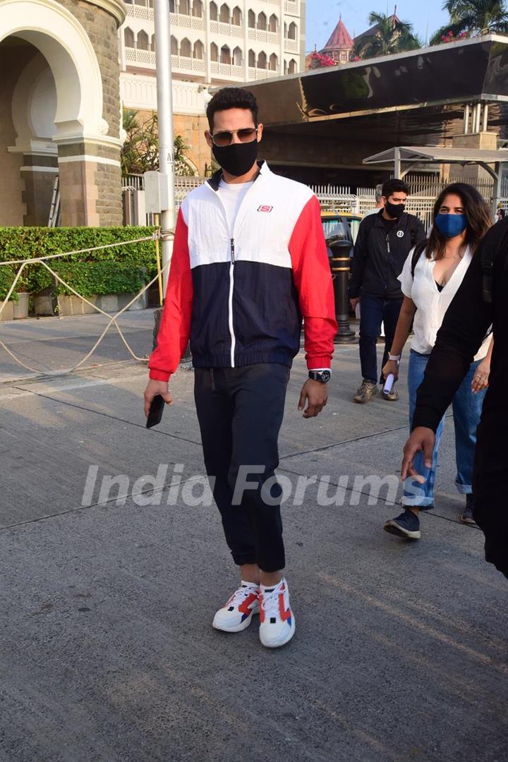 Siddhant Chaturvedi and Deepika Padukone snapped leaving for shoot 