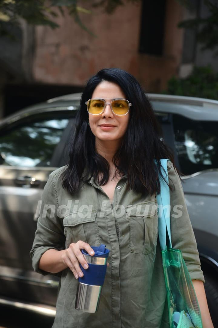 Kirti Kulhari snapped at Andheri