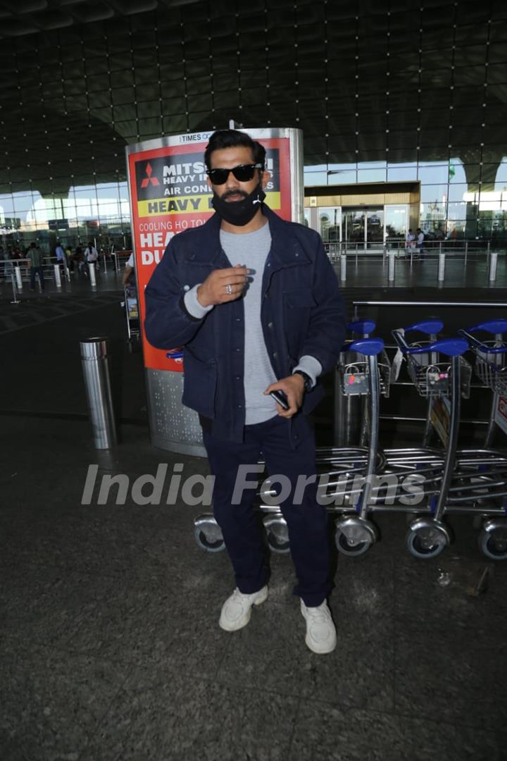 Sohum Shah snapped at airport!