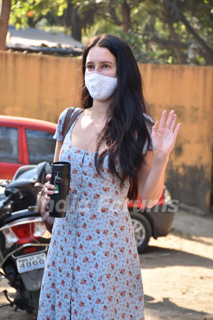 Isabelle Kaif snapped in Versova