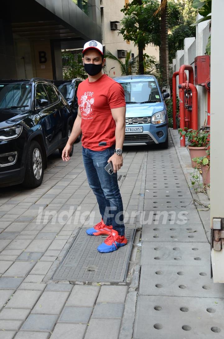 Kunal Khemu snapped around the town