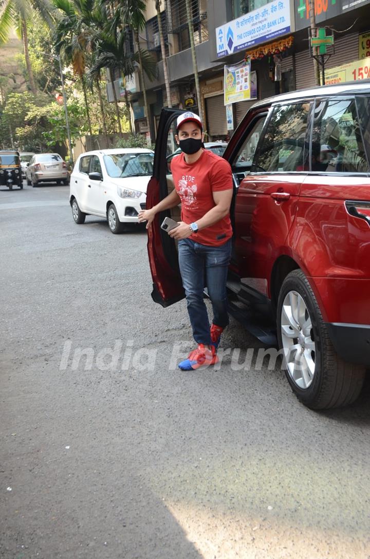 Kunal Khemu snapped around the town