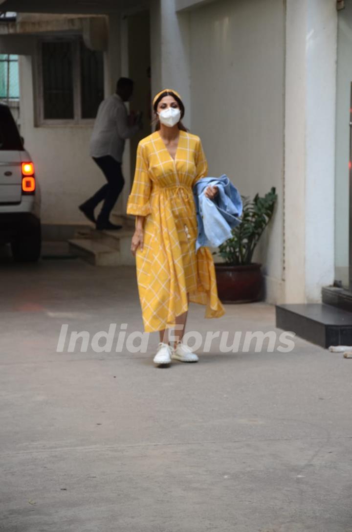 Shilpa Shetty snapped at Sunny Super Sound around 