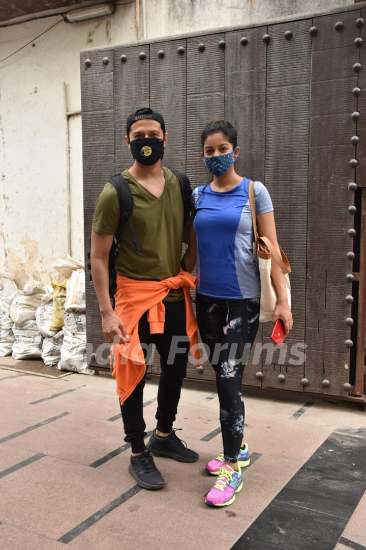 Ishita Dutta and Vatsal Sheth snapped at gym in Juhu! 