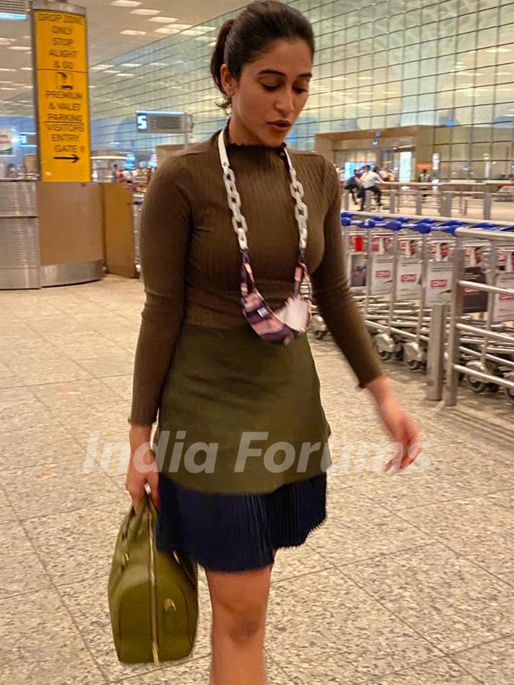 Regina Cassandra snapped at airport