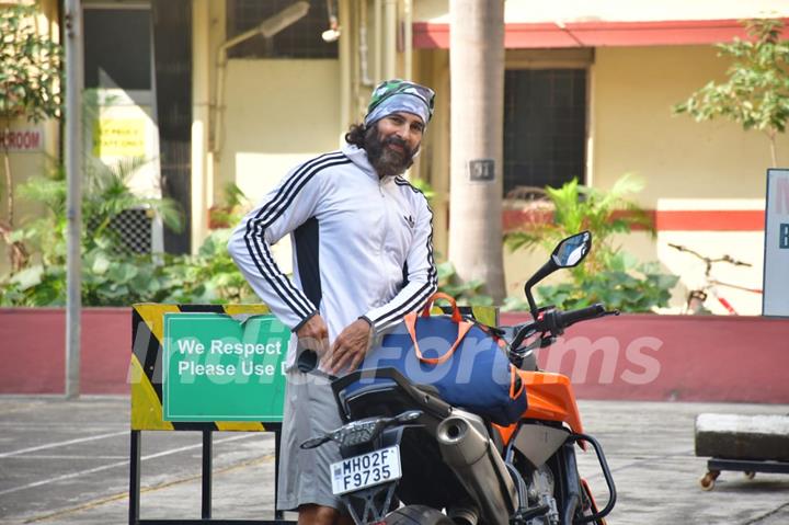 Dino Morea snapped at Bandra