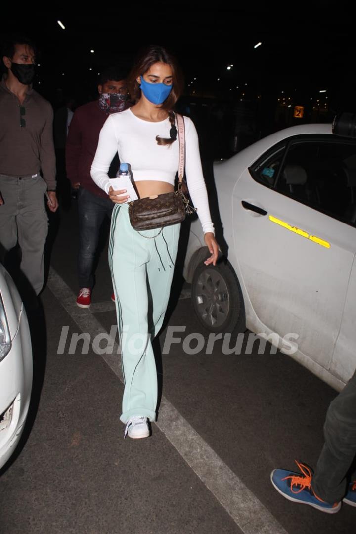 Disha Patani and Tiger Shroff snapped at airport