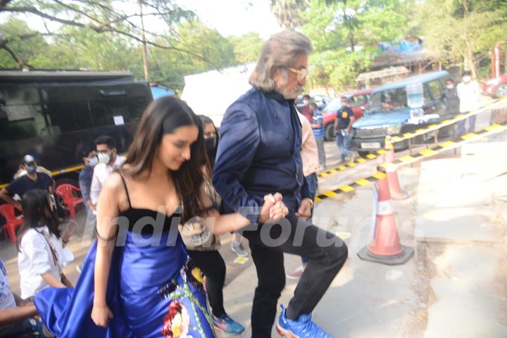 Shraddha Kapoor and Shakti Kapoor on the shoot of Indian Pro Music League shoot!