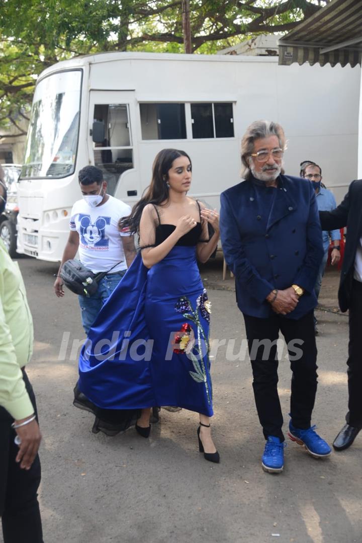 Shraddha Kapoor and Shakti Kapoor on the shoot of Indian Pro Music League shoot!