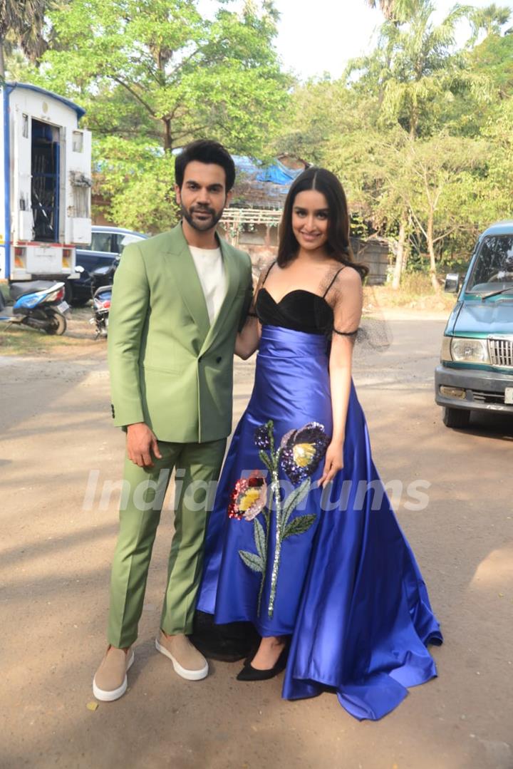 Rajkummar Rao and Shraddha Kapoor on the shoot of Indian Pro Music League shoot!