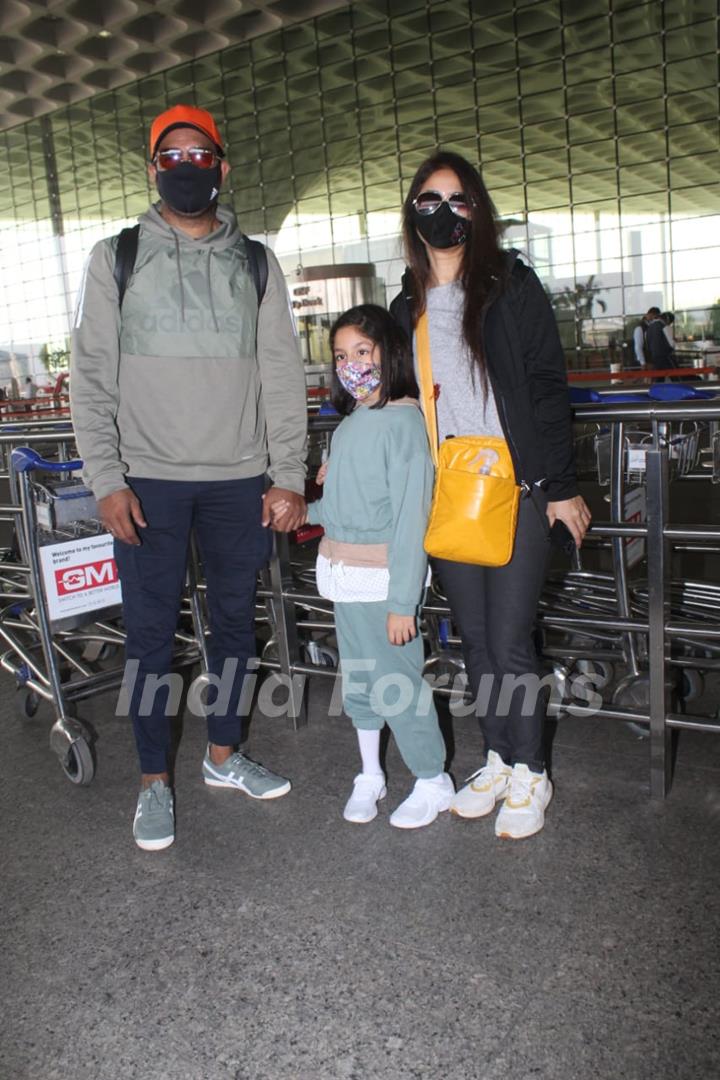 Sharad Kelkar and family snapped at airport