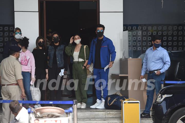 Neetu Singh, Alia Bhatt, Ranbir Kapoor snapped at Kalina airport