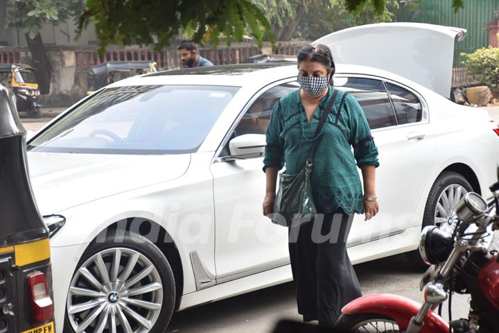 Farah Khan snapped at Juhu