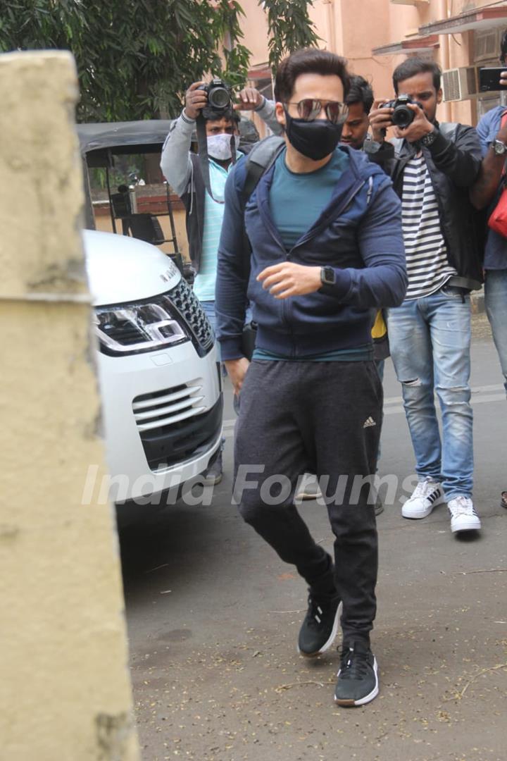 Emraan Hashmi snapped at Bandra 