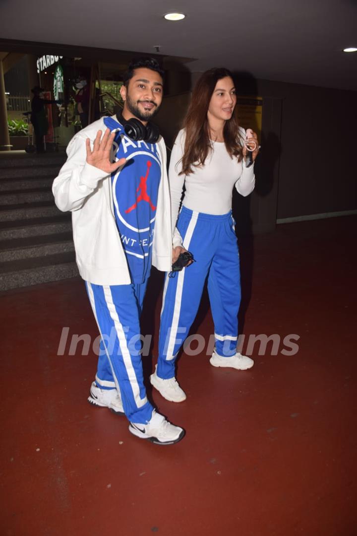 Gauahar Khan and husband Zaid Darbar spotted arriving at Mumbai Airport 