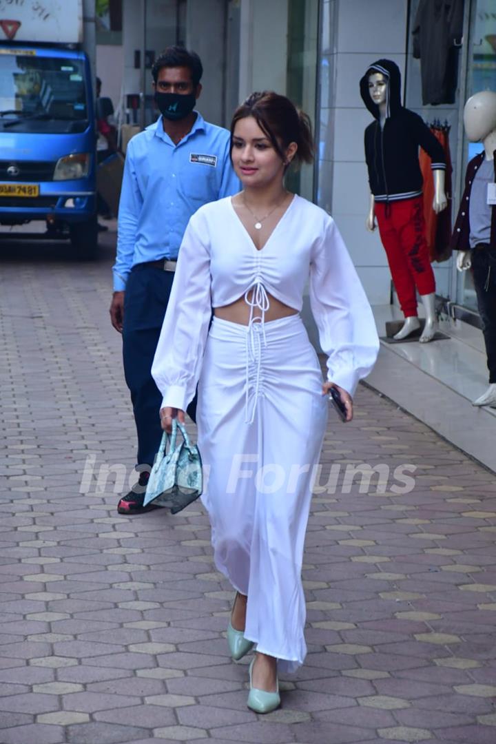 Avneet Kaur and Akull snapped at BKC, Bandra