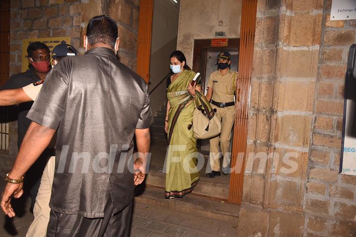 Arjun Rampal's sister Komal Rampal snapped leaving NCB office!
