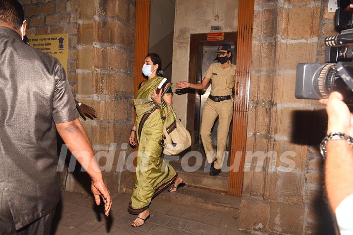 Arjun Rampal's sister Komal Rampal snapped leaving NCB office!