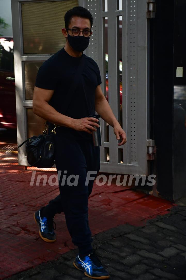 Aamir Khan spotted in Bandra