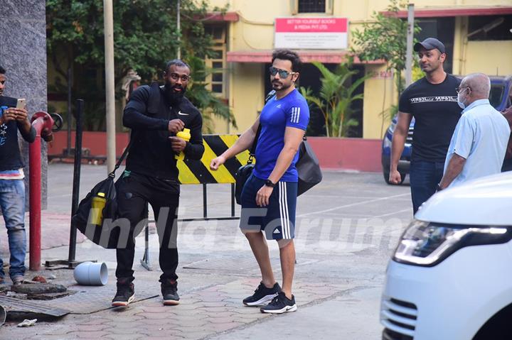 Emraan Hashmi snapped at Bandra