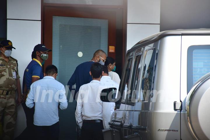 Hardik Pandya snapped at airport