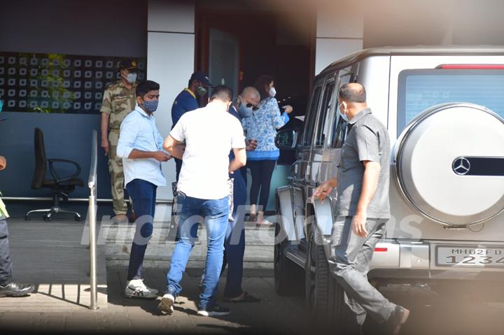 Hardik Pandya snapped at airport