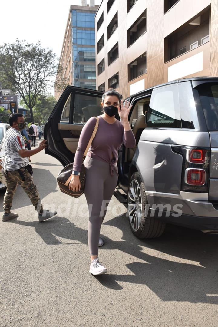 Parineeti Chopra snapped at Andheri