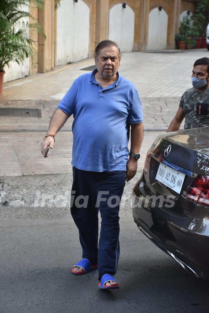 David Dhawan snapped visiting Manish Malhotra's Store in Khar