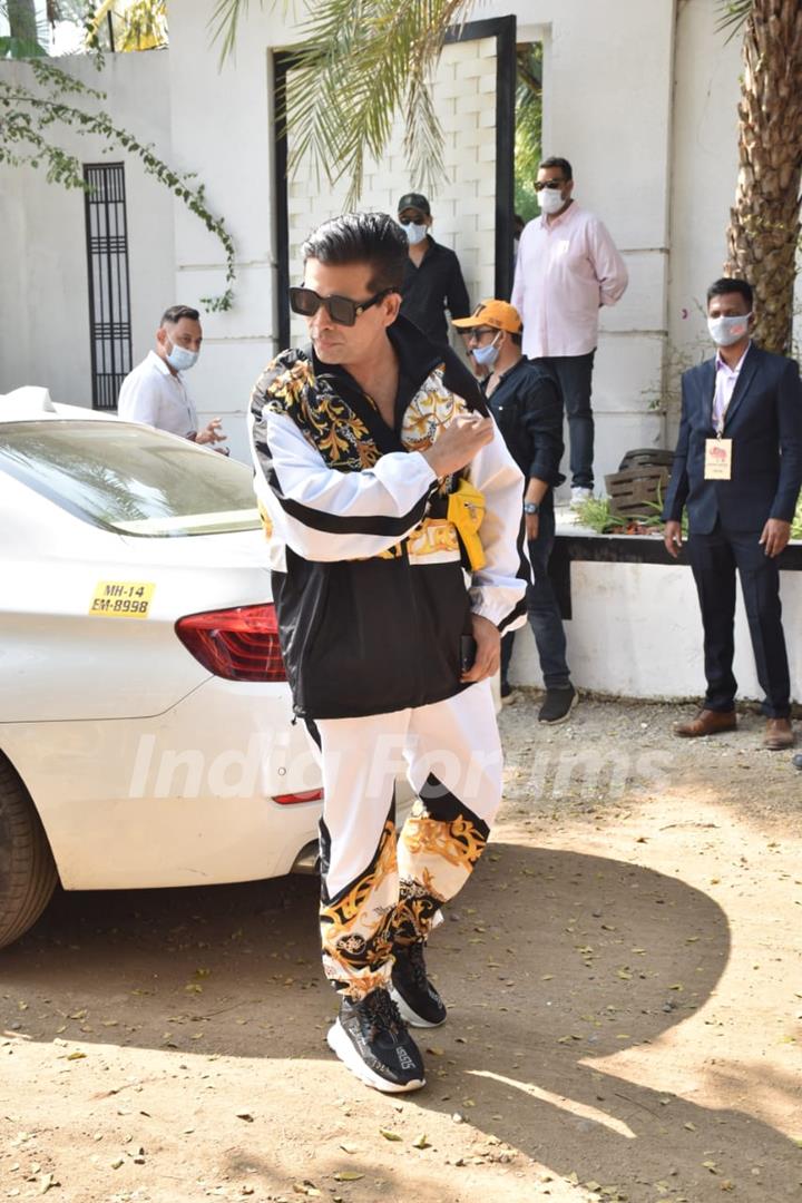 Karan Johar arrives at Alibaug ahead of Varun Dhawan and Natasha Dalal's wedding!