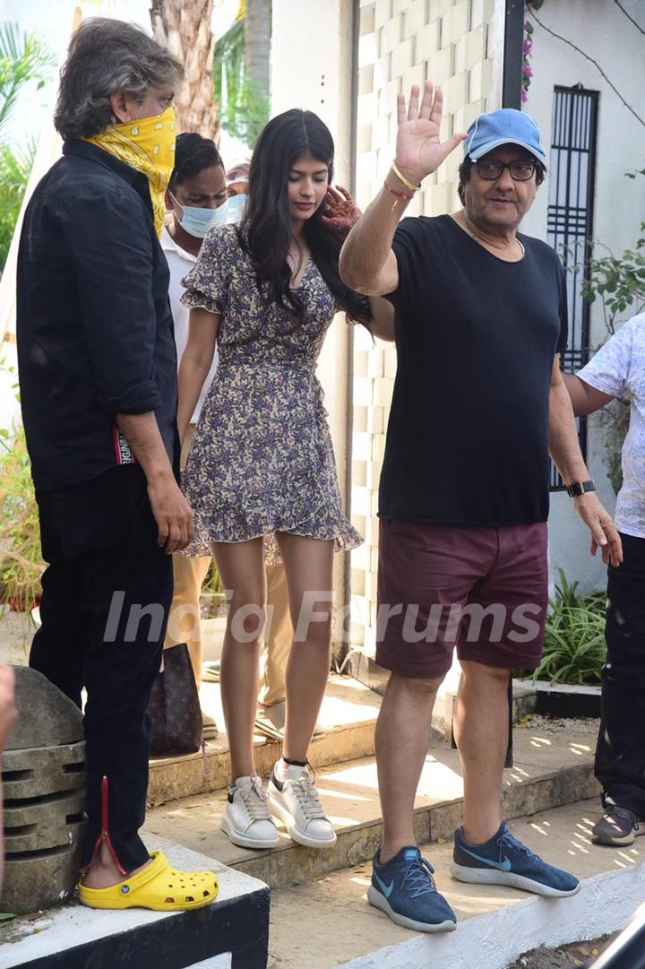 Anjini and Anil Dhawan snapped leaving Alibaug after Varun-Natasha's wedding