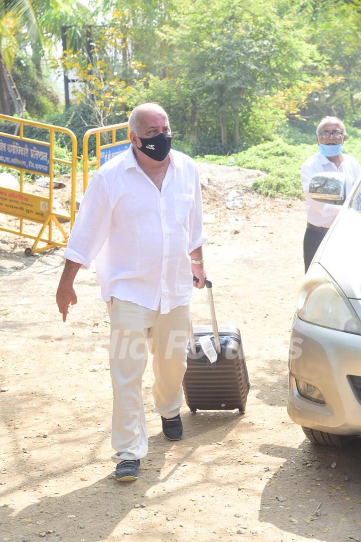 Natasha's father snapped leaving Alibaug