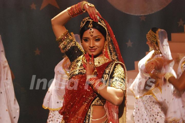 Ragini dancing on the dance floor