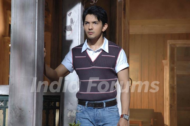 Aditya Narayan in the movie Shaapit