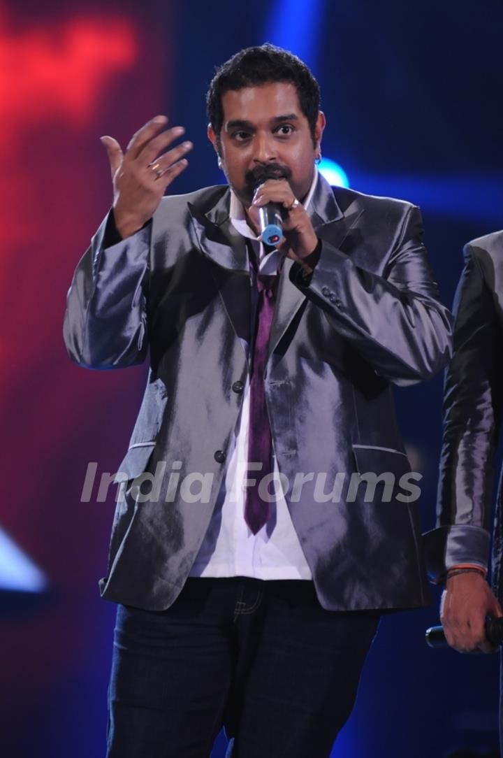 Shankar Mahadevan rocks the floor