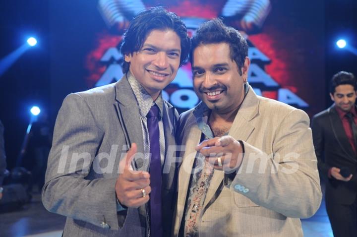 Shaan and Shankar in tv show Amul Music ka Maha Muqqabla