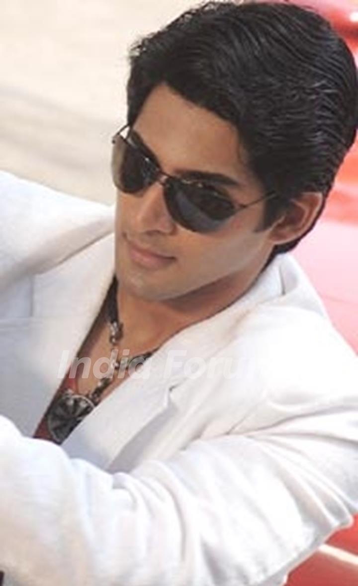 Vivan Bhatena