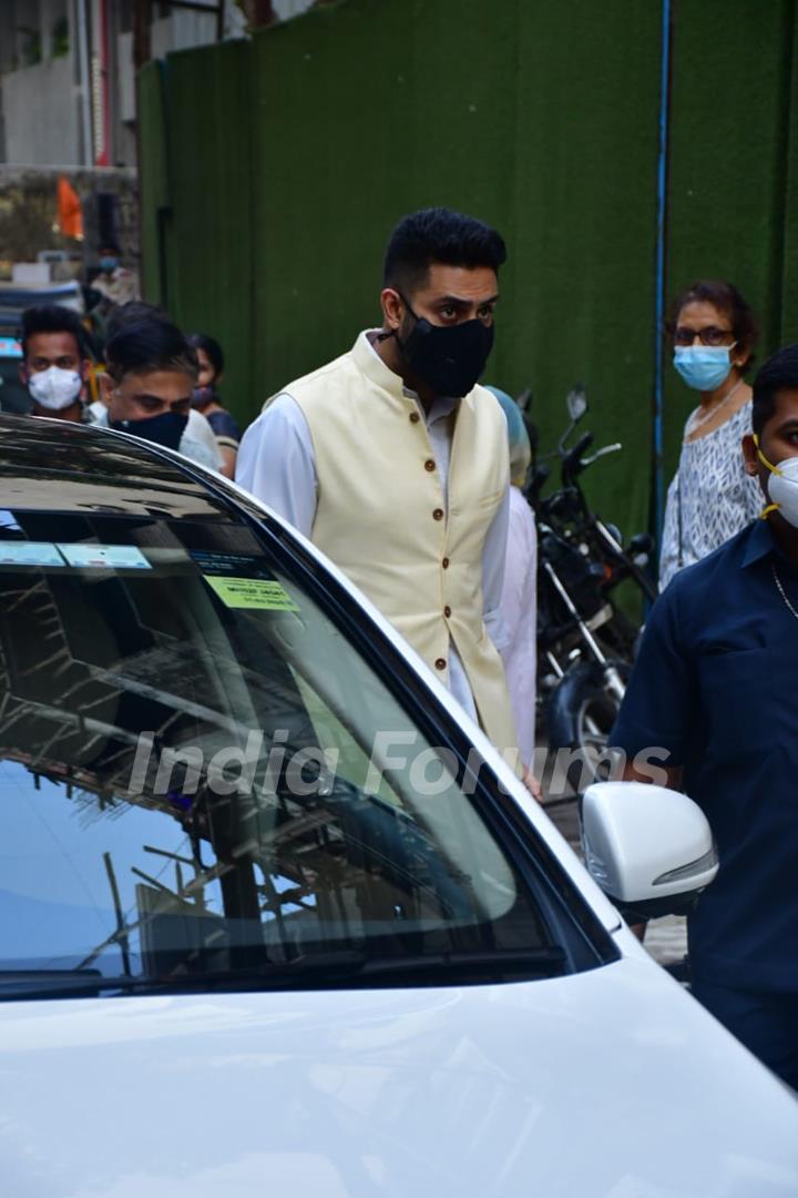 Abhishek Bachchan at Bunty Walia's farther's Chautha