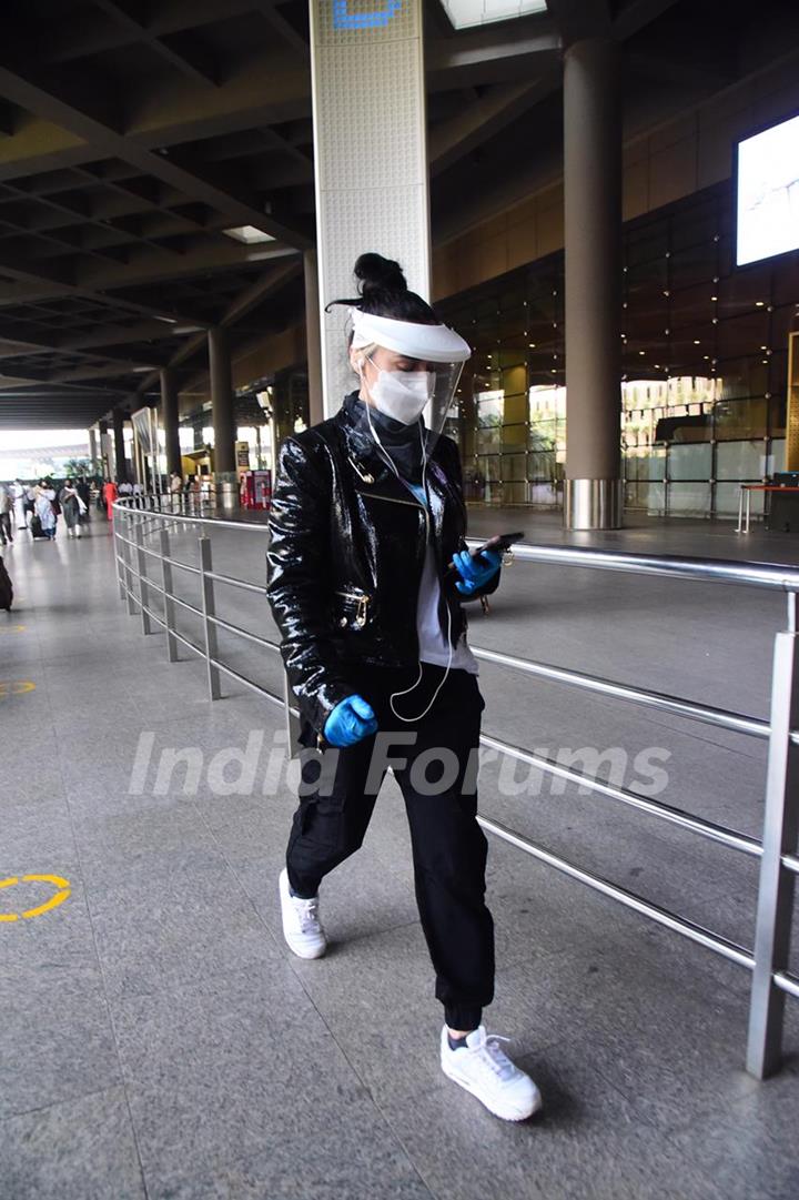 Preity Zinta snapped at airport