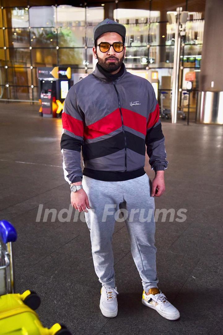 Paras Chhabra snapped at airport