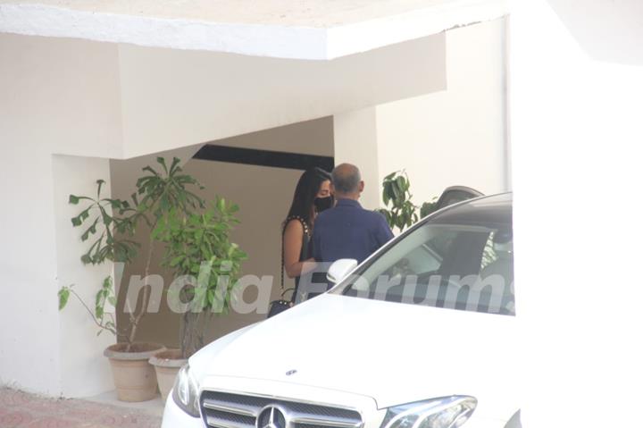 Kiara Advani spotted at rumoured boyfriend Sidharth Malhotra's residence in Bandra